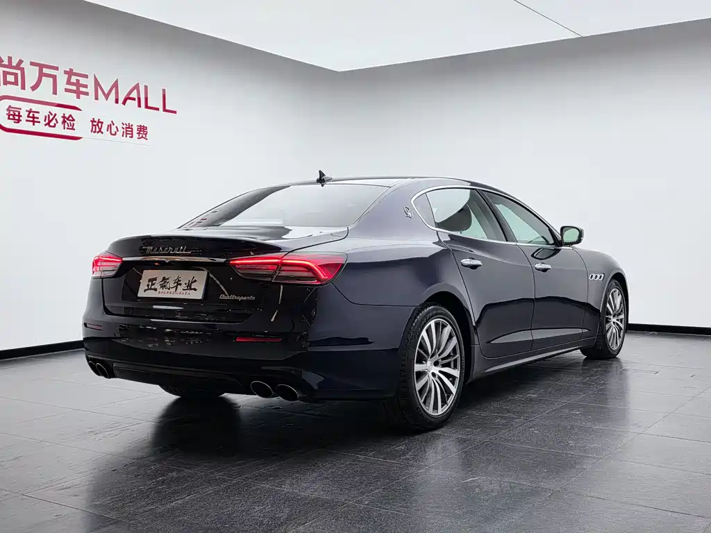 Maserati Quattroporte 2018 — фото 28