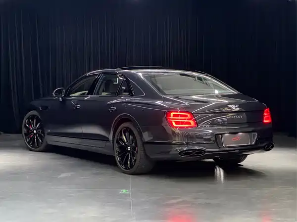 Bentley Flying Spur 2022