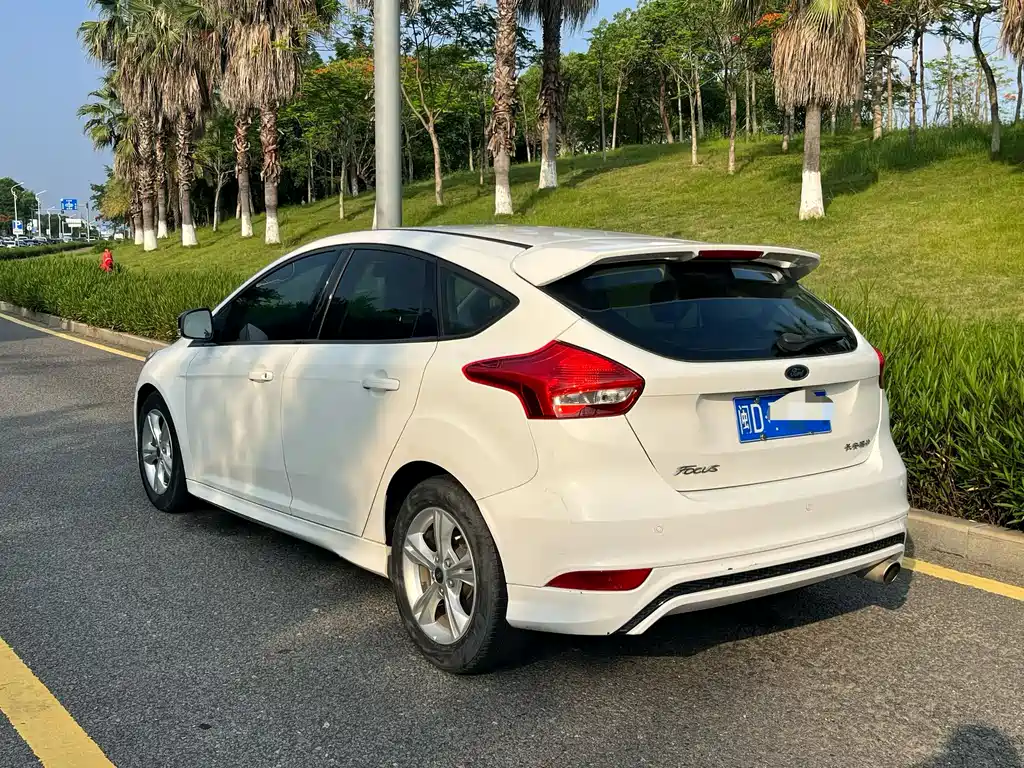 Ford Focus 2018 — фото 6