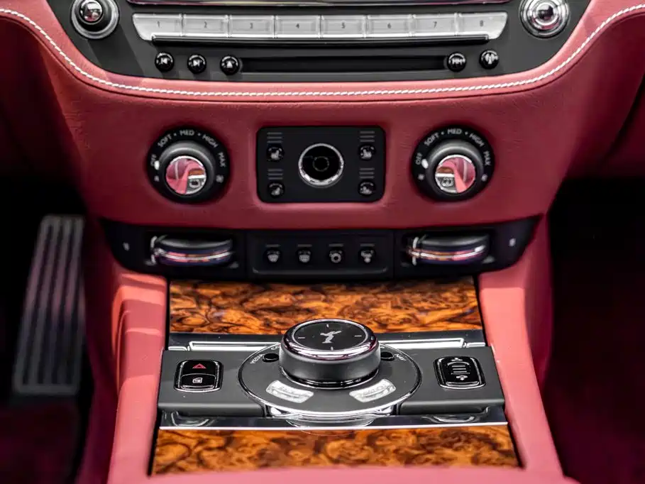 Rolls-Royce Ghost 2019 — фото 12