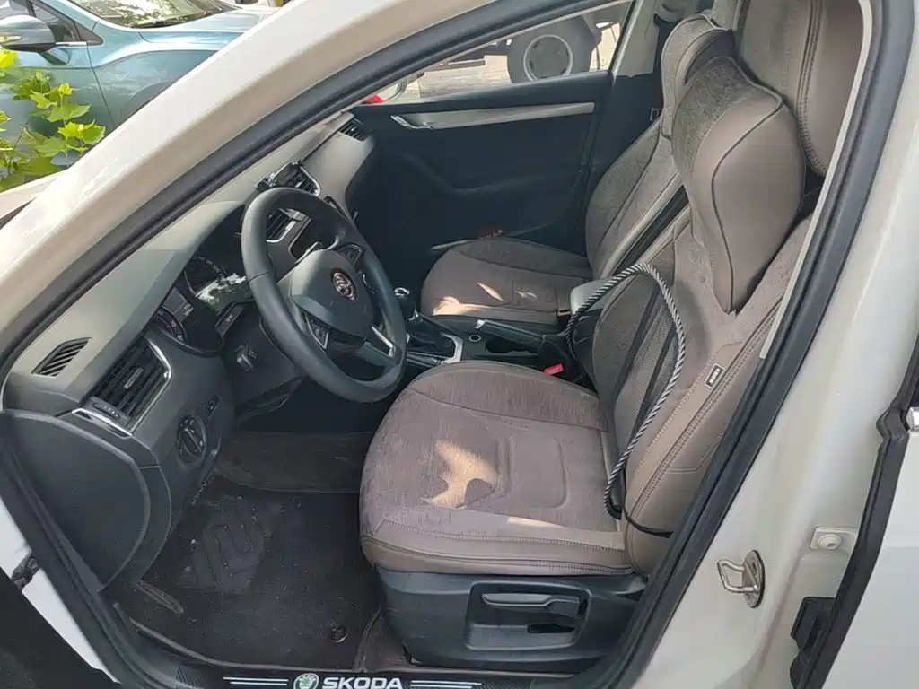 Skoda Octavia 2020 — фото 15