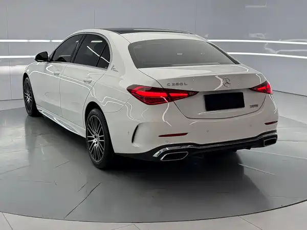 Mercedes-Benz C-Class 2024