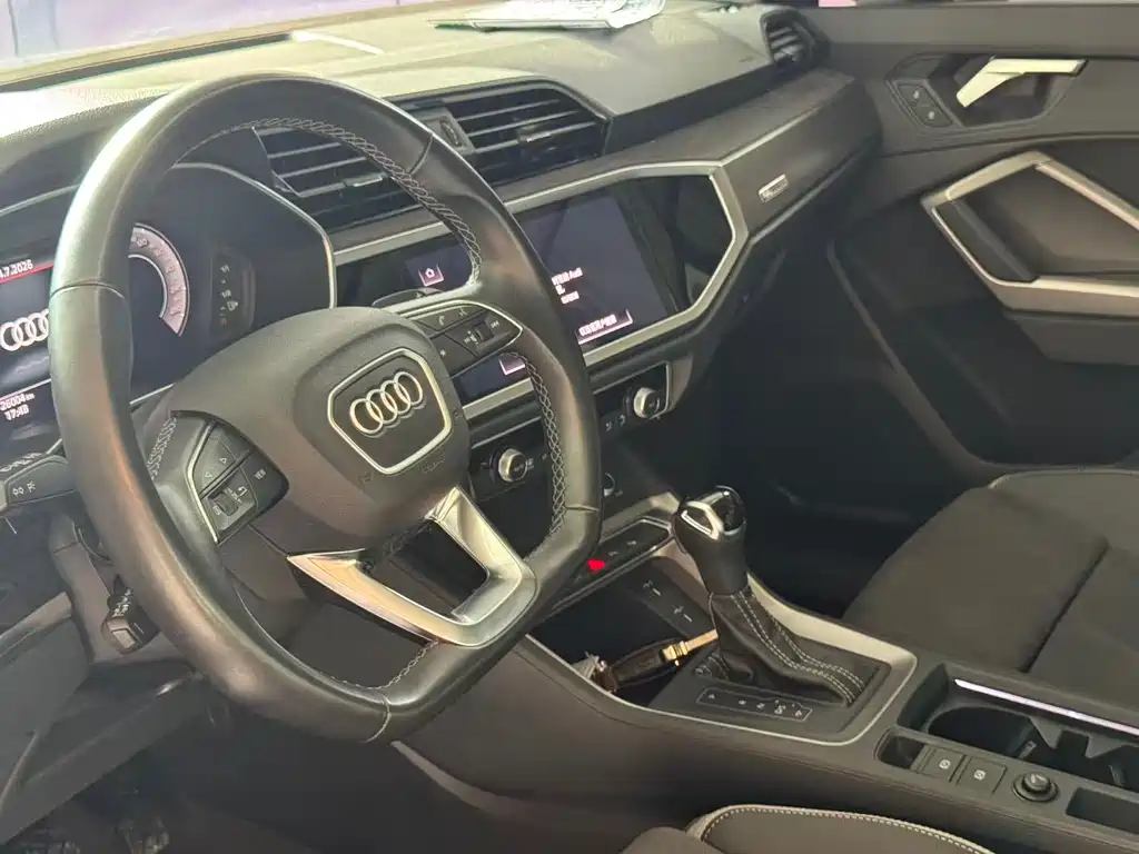 Audi Q3 2022 — фото 14