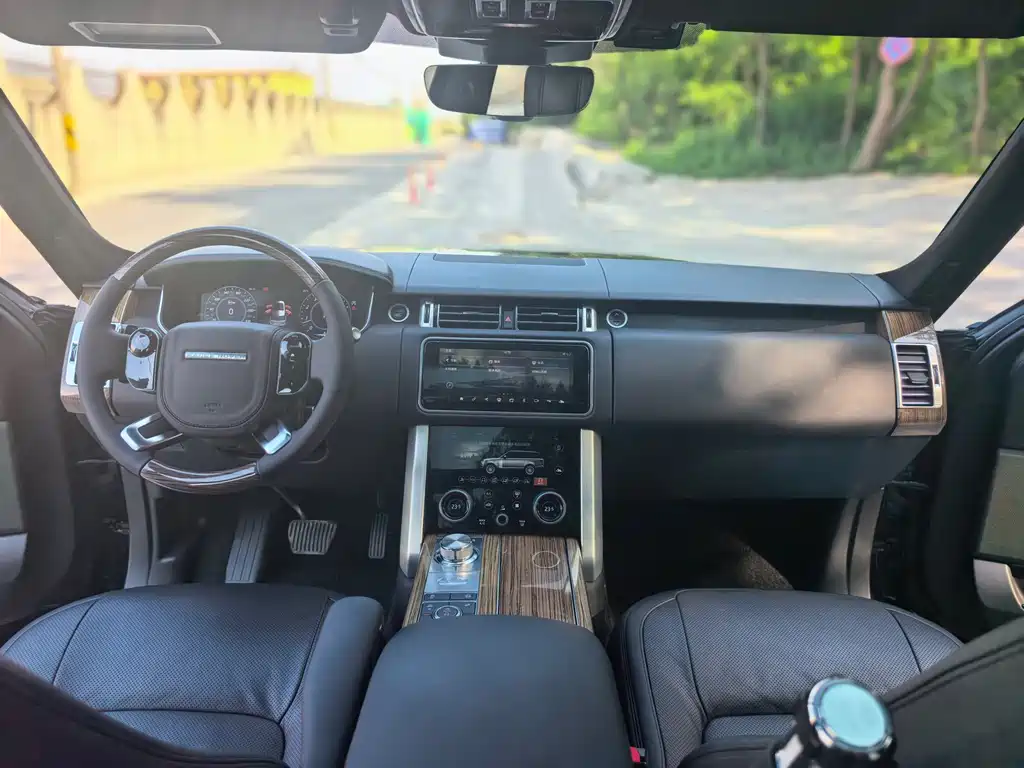 Land Rover Range Rover 2019 — фото 11