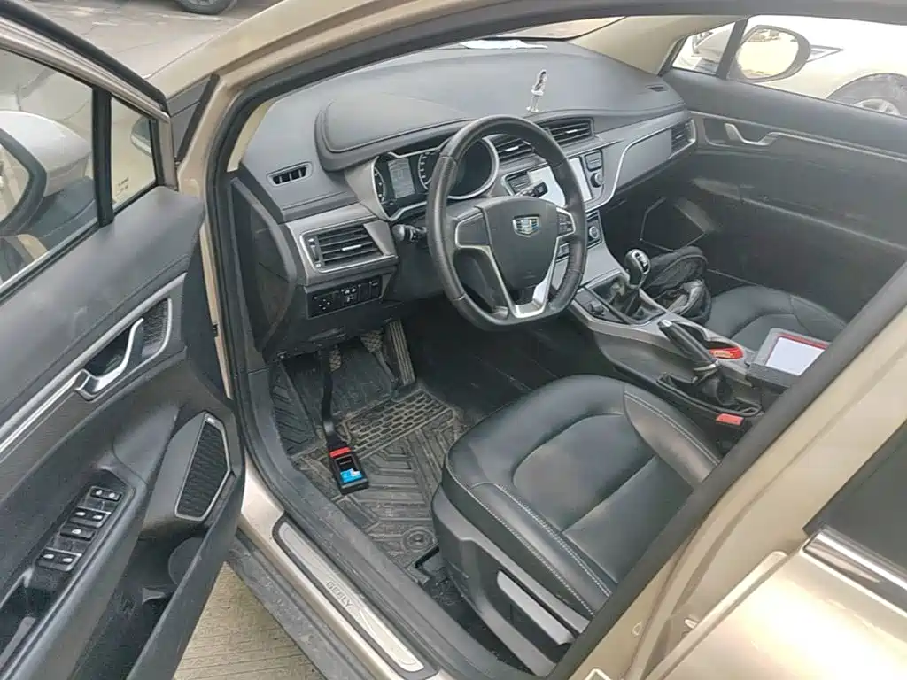 Geely Emgrand GS 2017 — фото 16