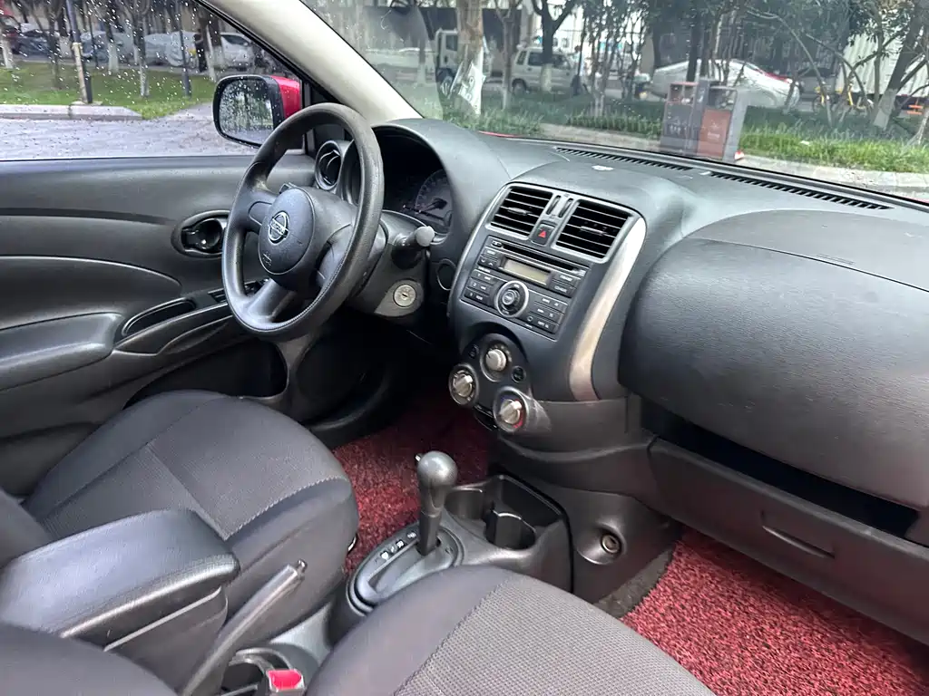 Nissan Sunny 2012 — фото 18