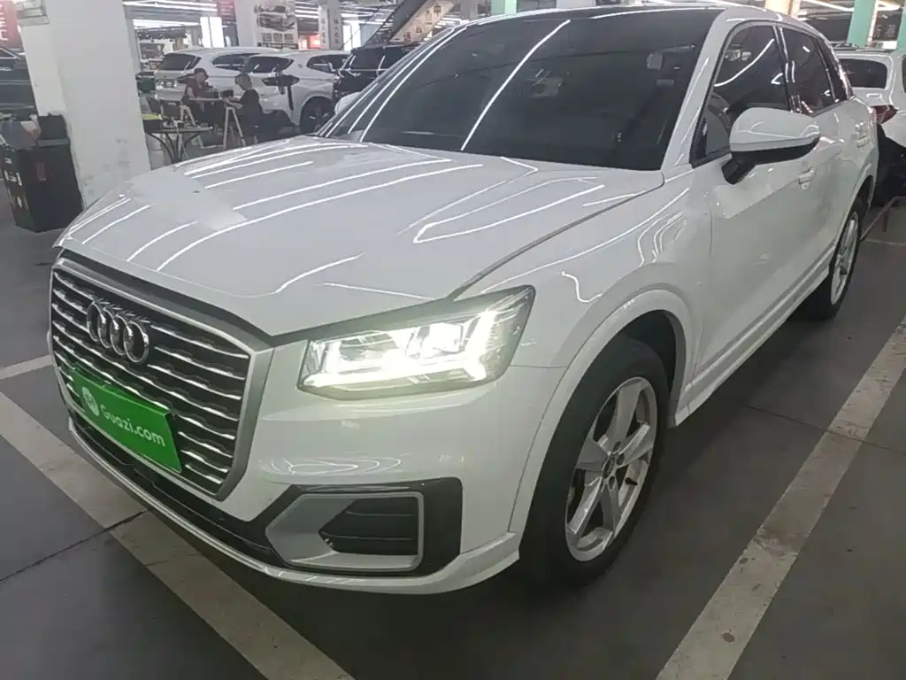 Audi Q2L 2020