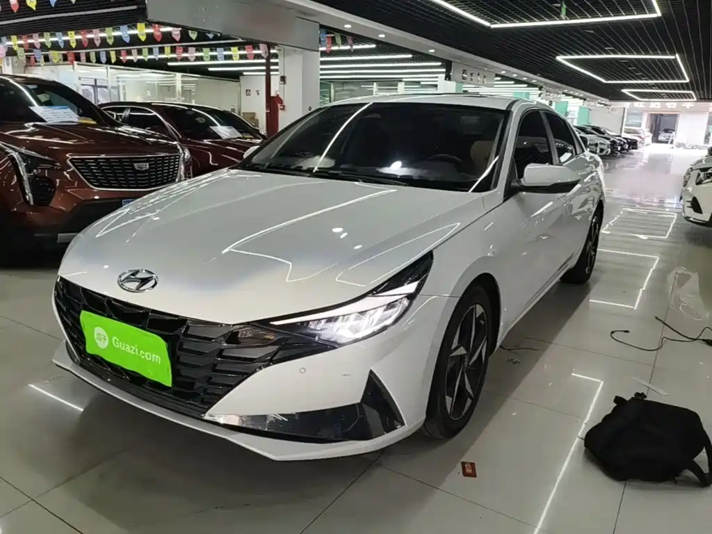 Hyundai Elantra 2023 — фото 2