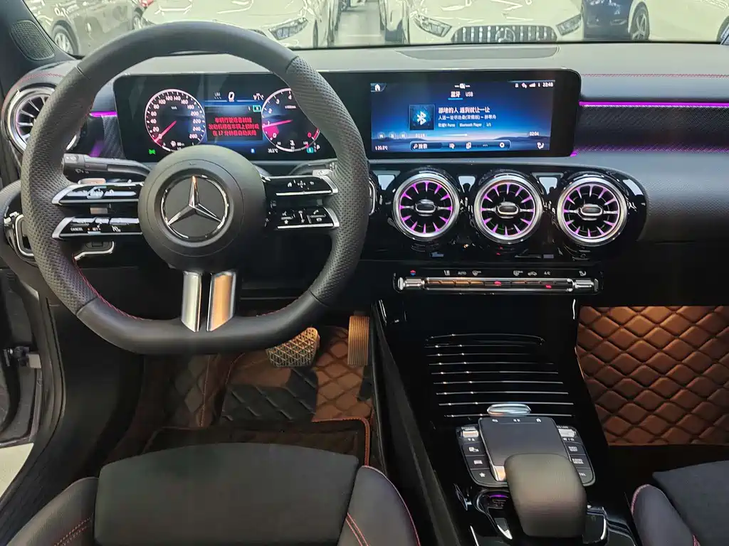 Mercedes-Benz A-Class 2023 — фото 12