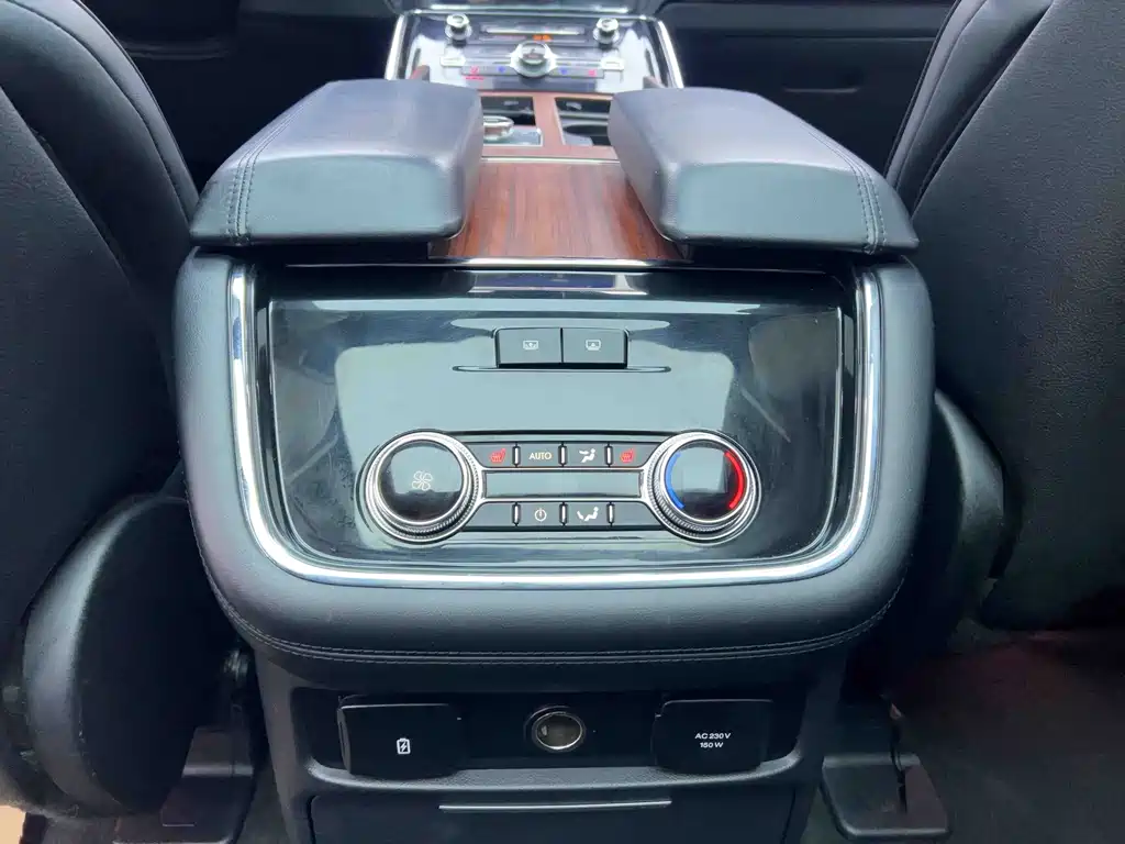 Lincoln Navigator 2018 — фото 11
