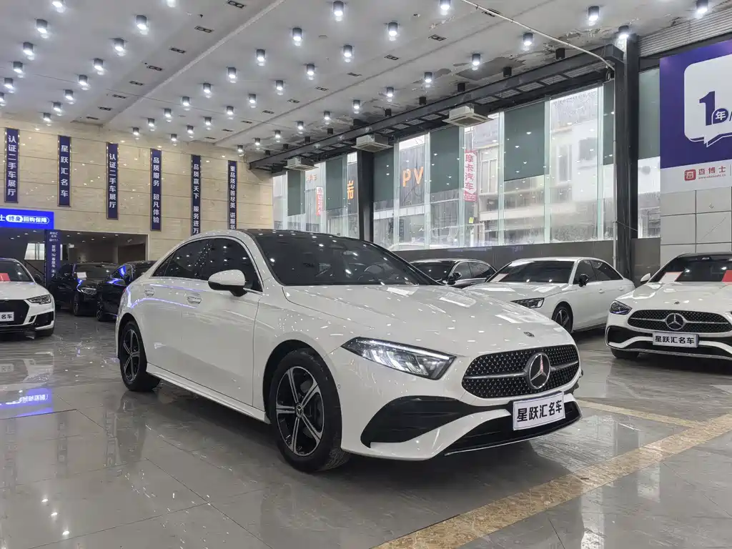 Mercedes-Benz A-Class 2024 — фото 3