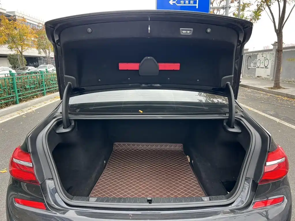 BMW 7 Series 2019 — фото 17