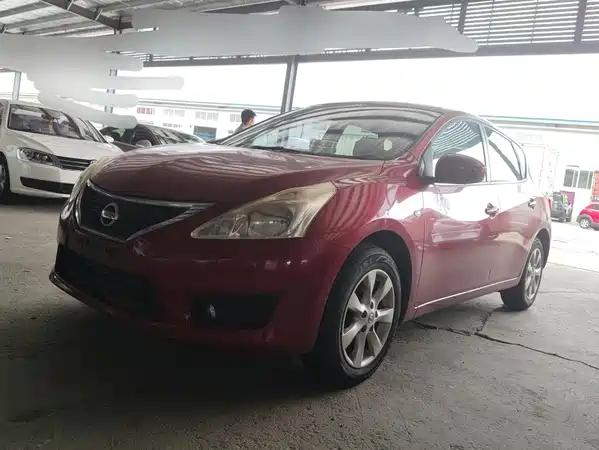 Nissan Tiida 2013