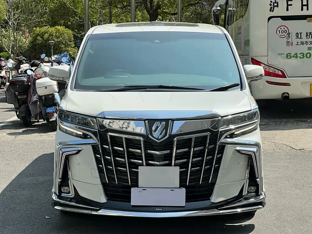 Toyota Alphard 2025 — фото 2