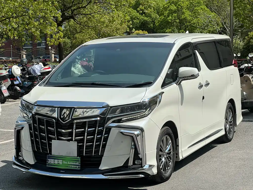 Toyota Alphard 2025 — фото 1