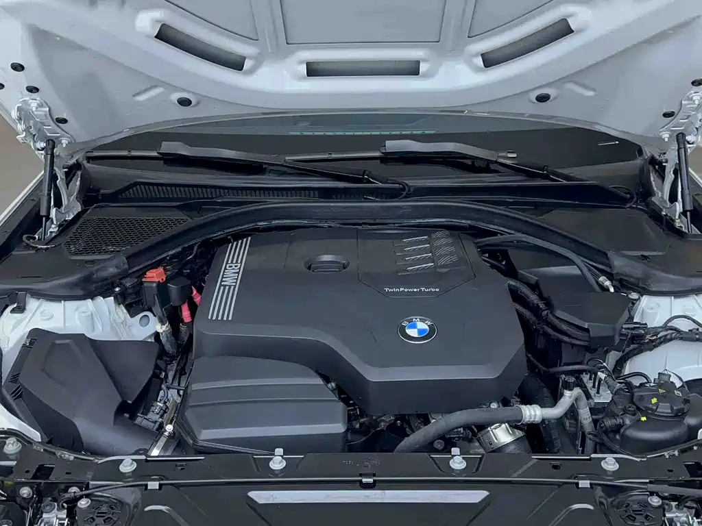 BMW 3 Series 2023 — фото 19