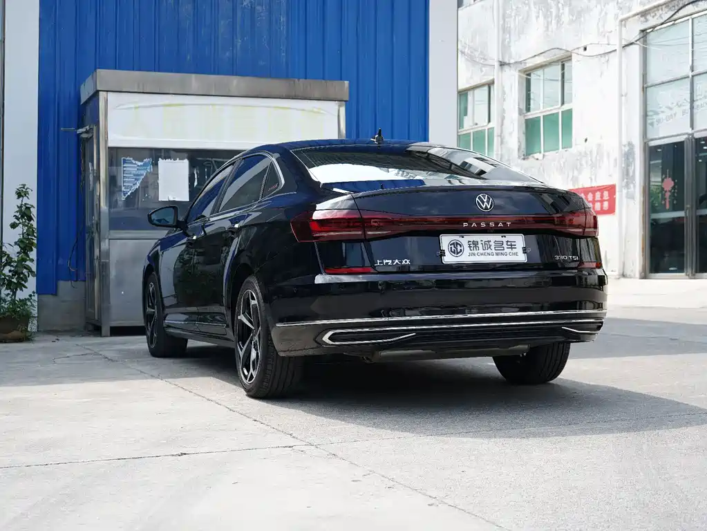 Volkswagen Passat 2023
