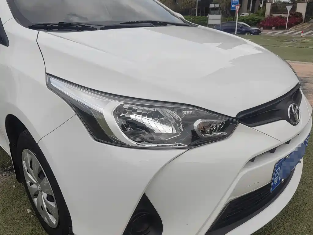 Toyota Yaris L 2019 — фото 14