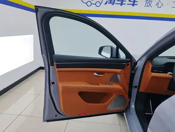 AITO M5 2025