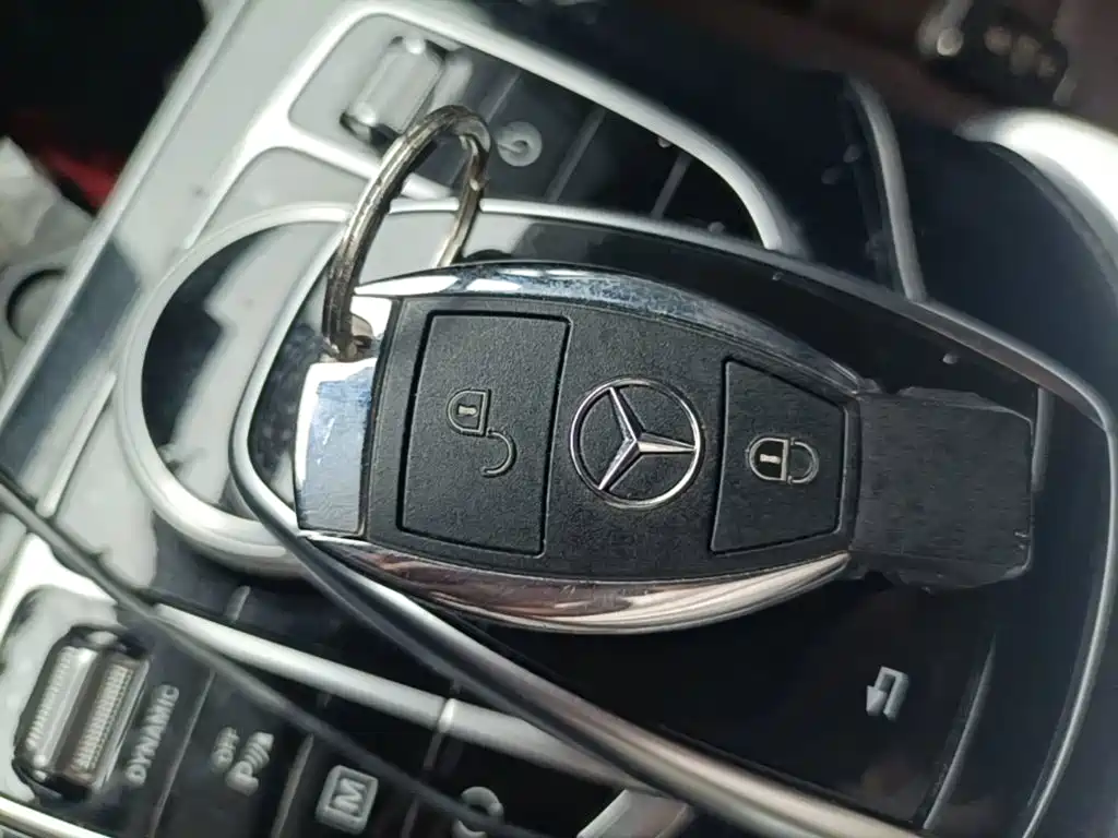 Mercedes-Benz GLC 2016 — фото 16