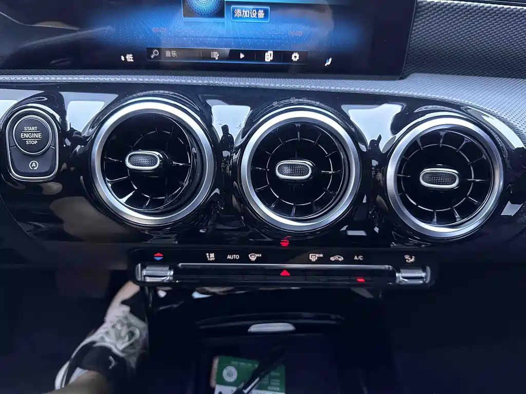 Mercedes-Benz A-Class 2022 — фото 13