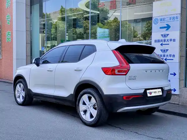 Volvo XC40 2023
