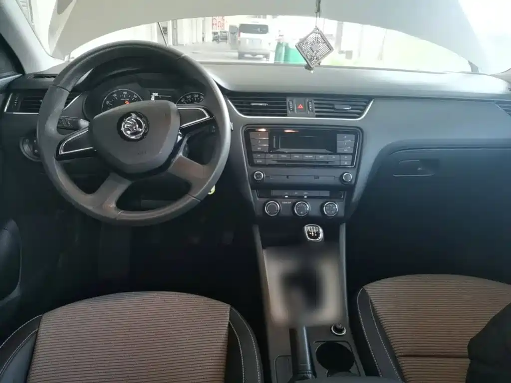 Skoda Octavia 2016 — фото 12