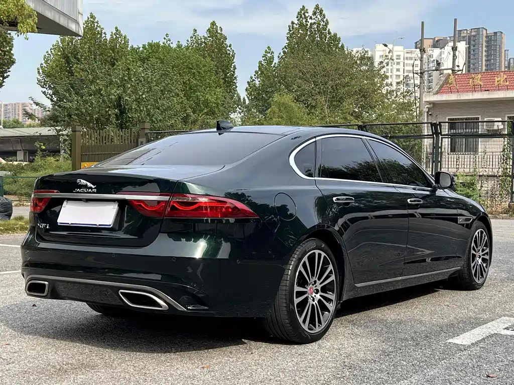 Jaguar XFL 2022 — фото 17