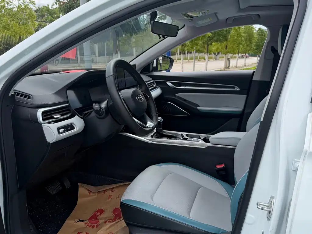 Geely Emgrand 2024 — фото 4