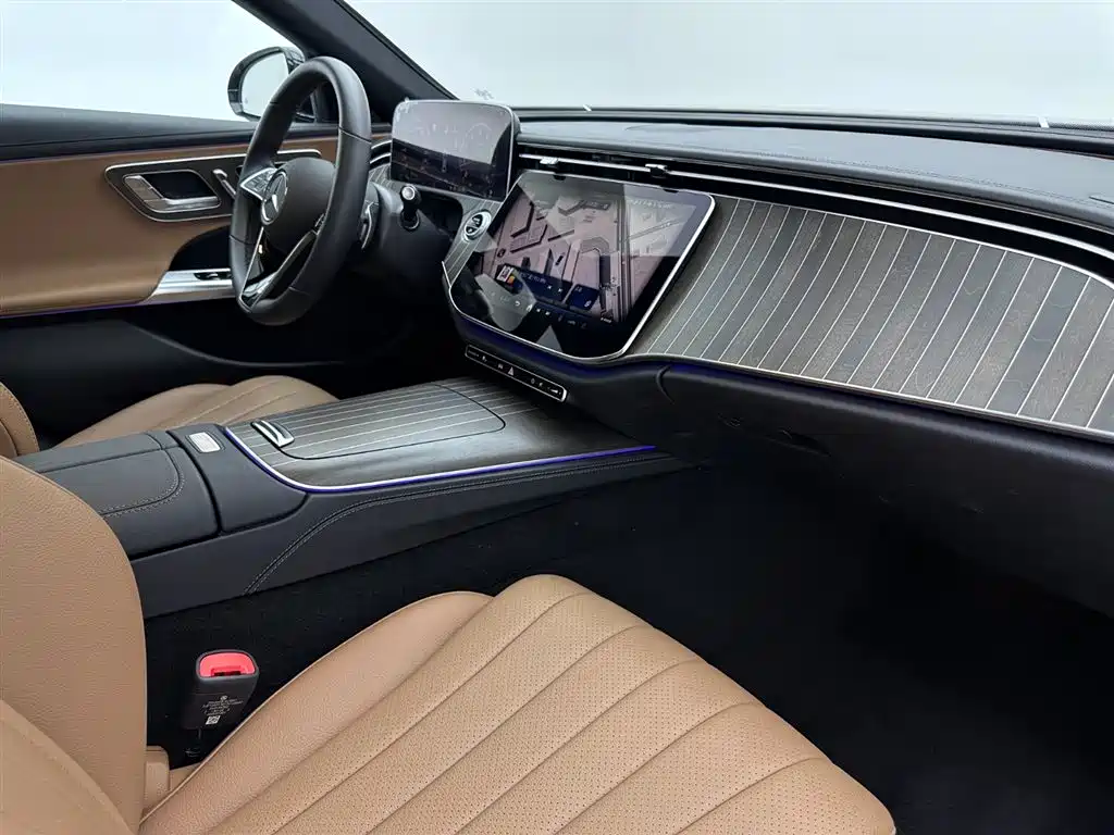 Mercedes-Benz E-Class 2025 — фото 17