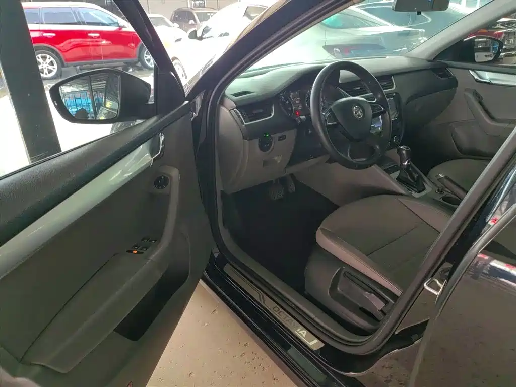 Skoda Octavia 2014 — фото 12