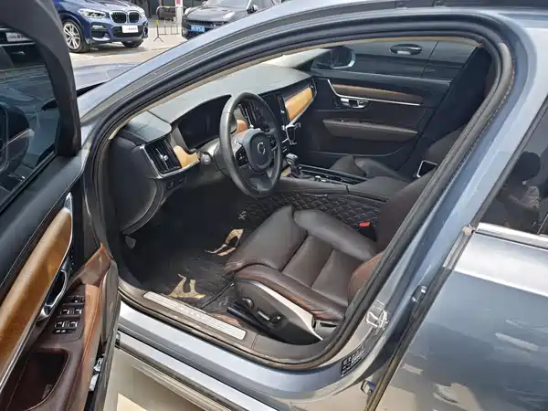Volvo S90 2019
