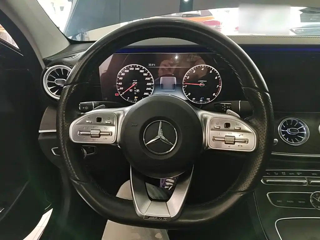 Mercedes-Benz E-Class 2019 — фото 11