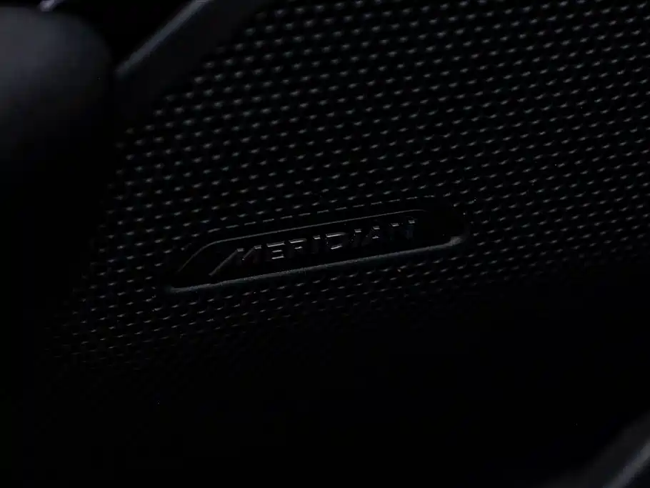 Land Rover Velar 2023 — фото 19