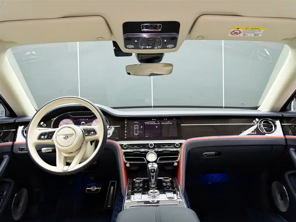 Bentley Flying Spur 2023 — фото 19