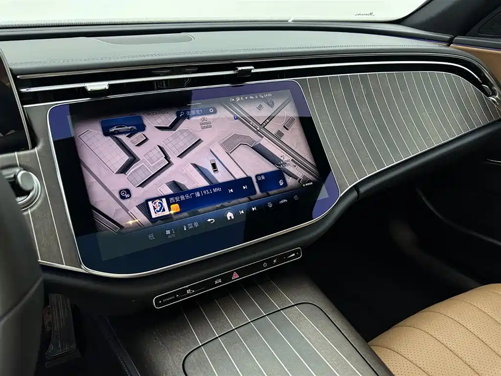 Mercedes-Benz E-Class 2025 — фото 12