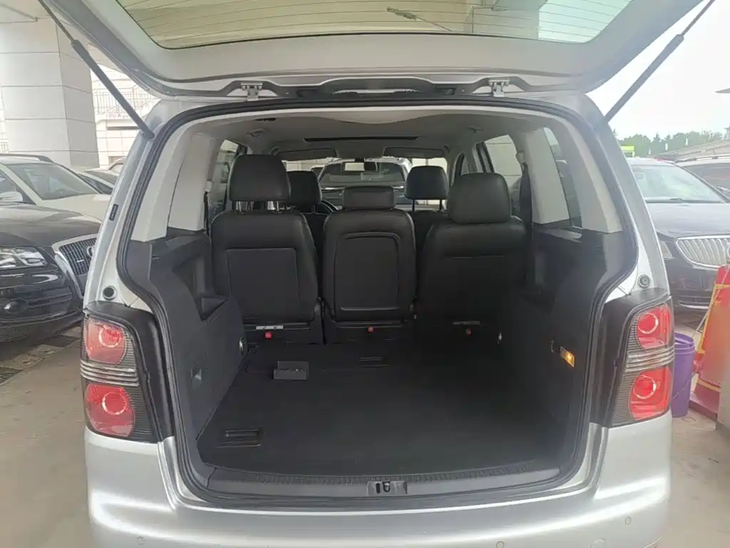 Volkswagen Touran 2016 — фото 19