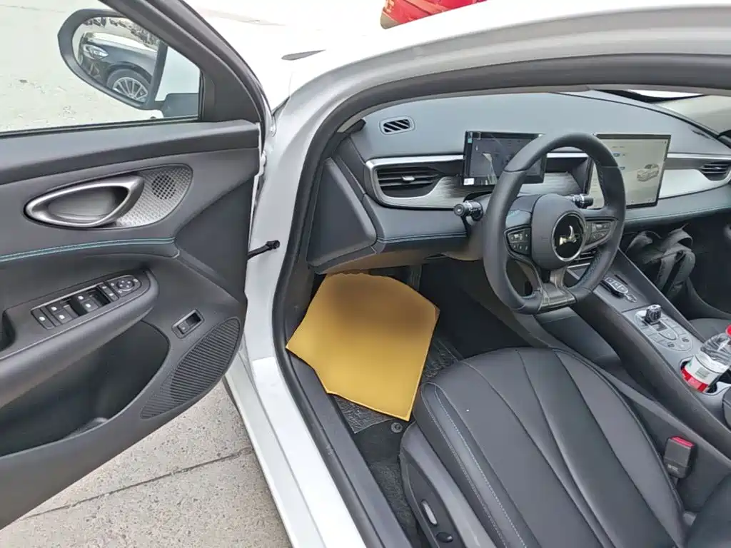 BYD Seal 05 DM-i 2025 — фото 16