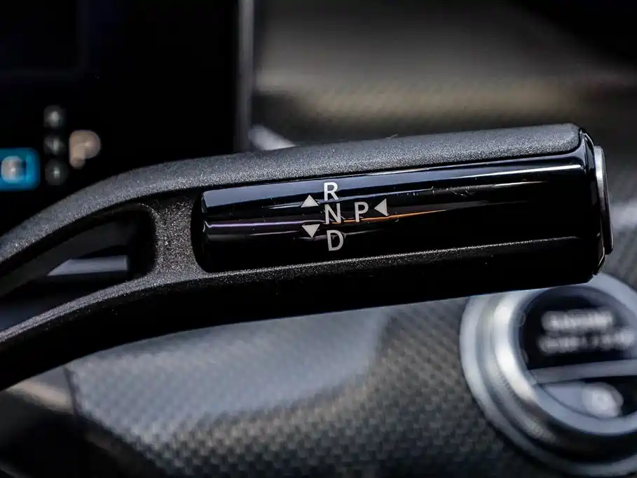 Mercedes-Benz C-Class 2023 — фото 15