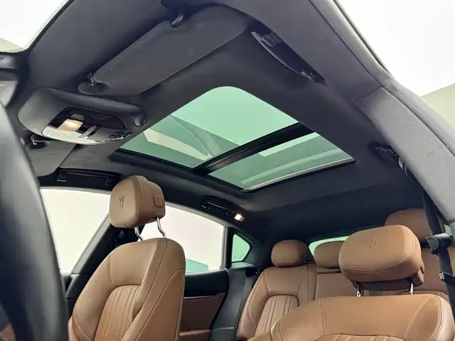 Maserati Levante 2021 — фото 11
