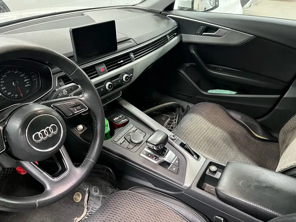 Audi A4L 2018