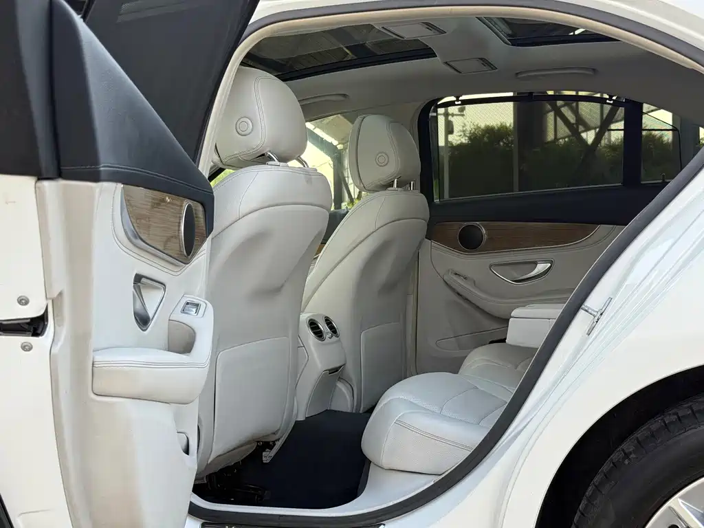 Mercedes-Benz C-Class 2015 — фото 23