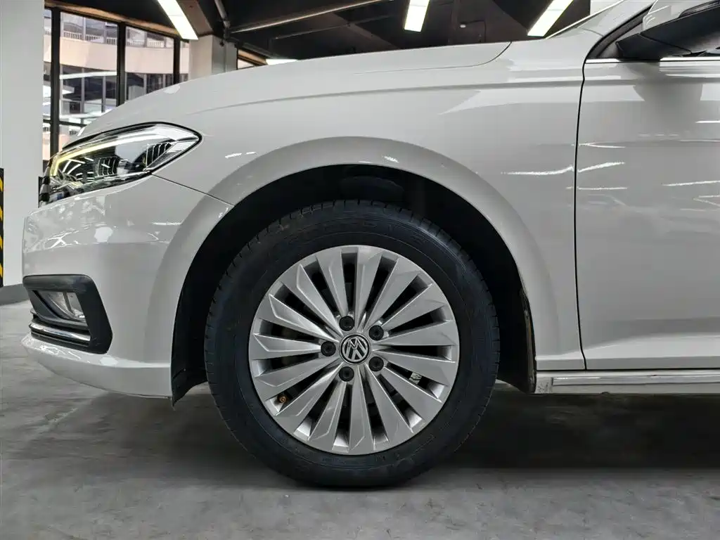 Volkswagen Lavida 2018 — фото 16