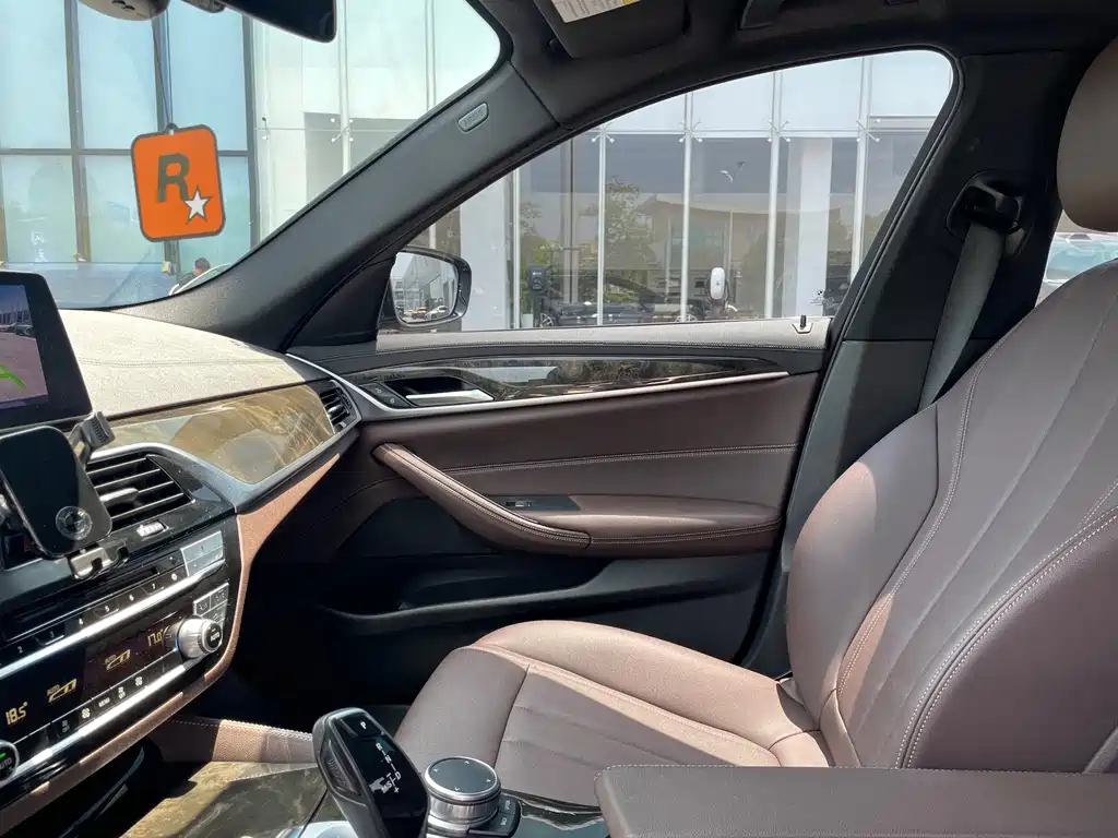 BMW 5 Series 2019