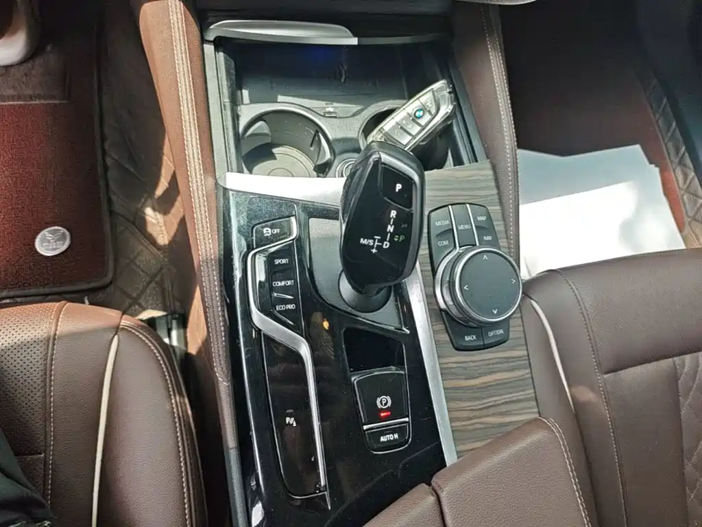 BMW 5 Series 2023 — фото 14