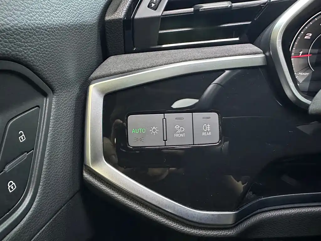 Audi Q3 2023 — фото 10