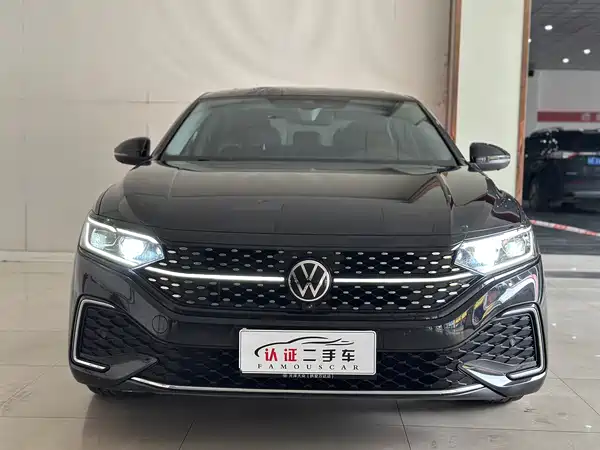 Volkswagen Passat 2023