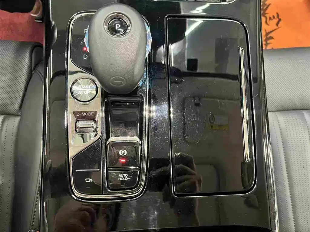 GAC Motor Trumpchi E9 2024 — фото 17