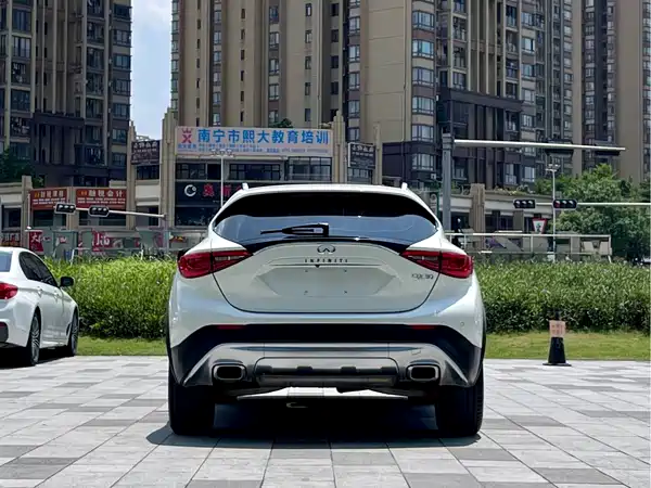 Infiniti QX30 2017