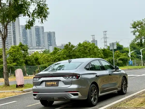 Ford Mondeo 2025